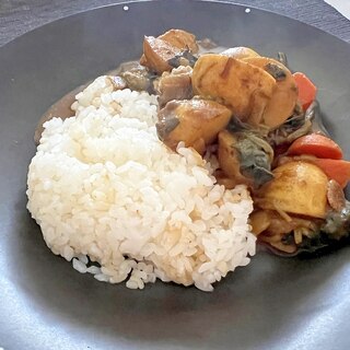 新じゃがいもの春野菜カレー